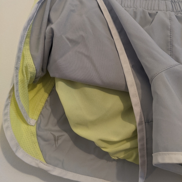 Old Navy Active Shorts - Picture 3 of 3